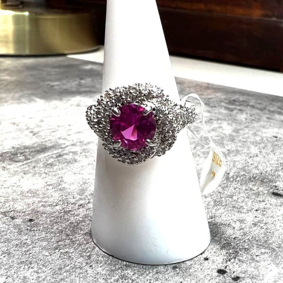 Ring Bomb Party Ring, hot pink stone silver color band, size 7 - Picture 5 of 9